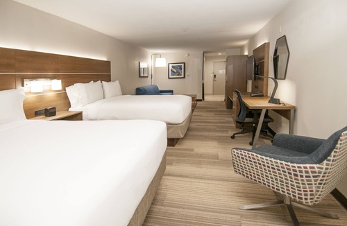 Plano Hotel | Holiday Inn Express & Suites Plano West - Frisco by IHG