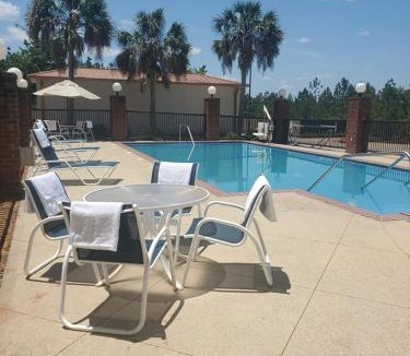 Lucedale Hotel | Holiday Inn Lucedale by IHG