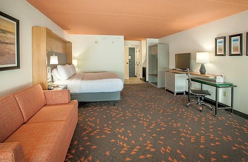 Ferry Pass Hotel | Holiday Inn Pensacola - University Area, an IHG Hotel