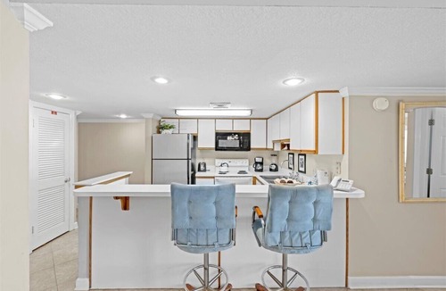 Holiday Isle Condo | Holiday Surf Unit 523