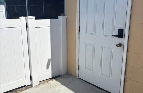 Holiday Apartment | Home Away From Home – Holiday, FL