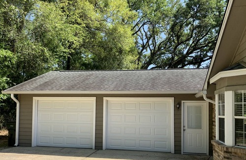 Fairhope House | “Home" in safe neighborhood with private SW pool under grand grand live oaks