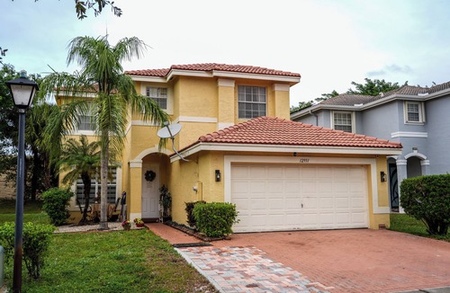 Miramar House | Home located 10 minute from Hard Rock Stadium Home of the Major international sporting event