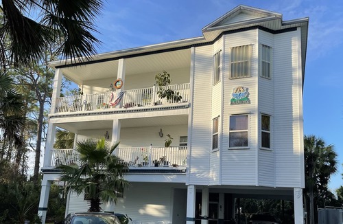 East End House | Home on St. George Island 2 blocks to the beach!