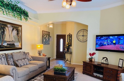 Lindfields House | Homeaway from home / Pool / wifi 3 miles to Disney in Lindfields sub.