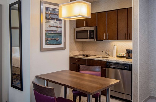 French Quarter Hotel | Homewood Suites by Hilton New Orleans French Quarter