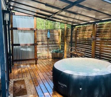 Kountze Cabin | Honey Hive