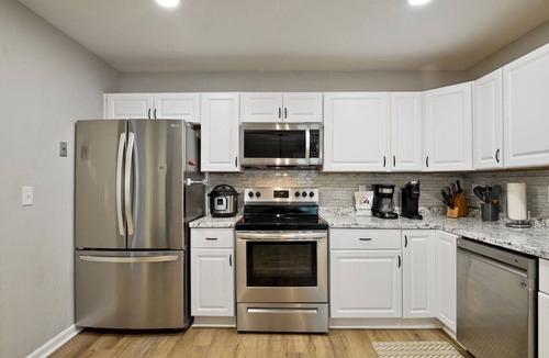 Shannon House | Hoover Furnished Stay | Families & Pros