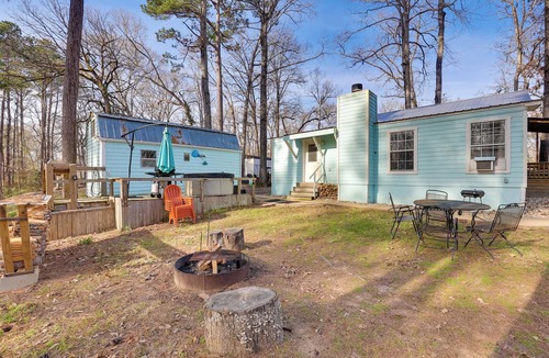 Hemphill House | Hot Tub & Boat Ramp! Home on Toledo Bend Reservoir