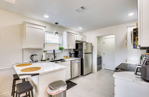 Wake Village House | Hot Tub & Fire Pit: Home Near Downtown Texarkana