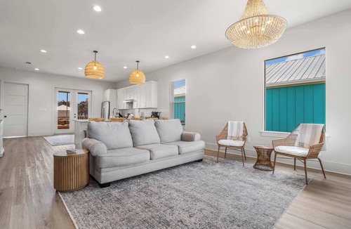 Mississippi City House | Hot Tub! Walk to Beach! Close to Everything!