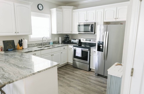 Oxford House | Hotty Toddy House! Perfect Convenience! 1.5 mile to Campus and Square! Sleeps 6.