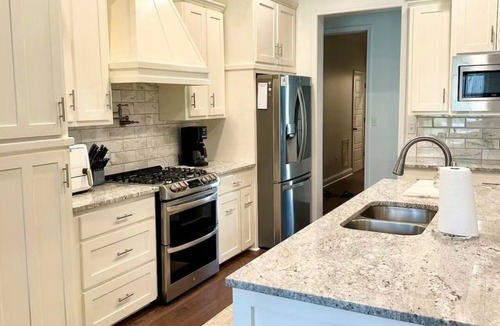 Twelve Oaks House | Hotty Toddy House