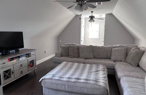Twelve Oaks House | Hotty Toddy House