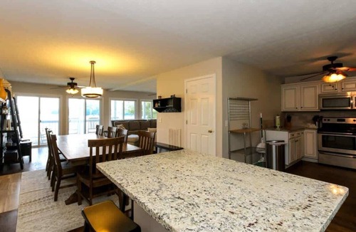 Leesburg House | House # 09 Weiss So Blue (pet-friendly) private pier