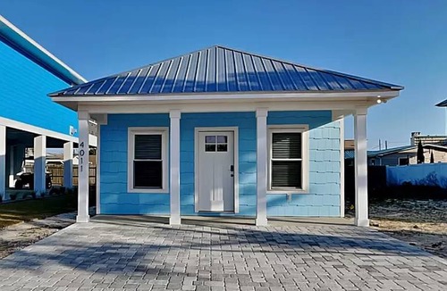 Crescent Beach House | House ∙ 3 bedrooms ∙ 8 guests