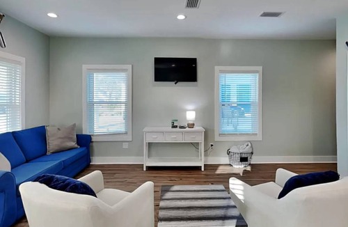 Crescent Beach House | House ∙ 3 bedrooms ∙ 8 guests