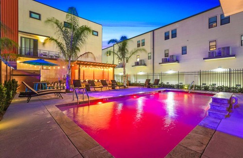 Mid-City Cottage | House ∙ 4 bedrooms ∙ 8 guests