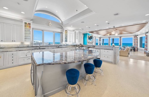 Four Mile Village House | House ∙ 7 bedrooms ∙ 18 guests