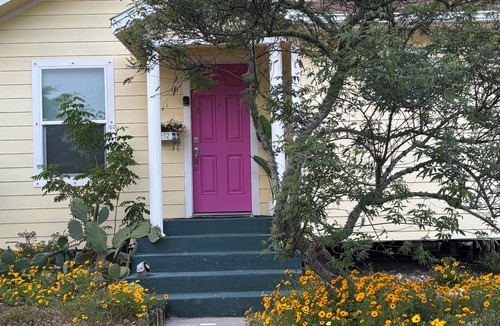 Galveston Cottage | House for Waves: Dogs Stay Free with Private Fenced Yard