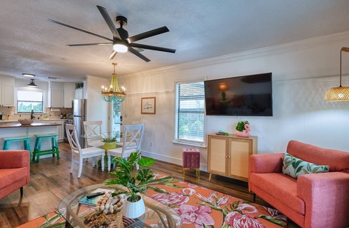 Gulf Vista Cottage | House in PCB-Near 30A-Short walk to the beach, 2 bedroom 1 bath, Pet friendly