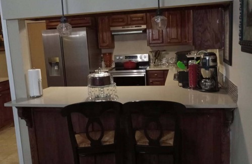 Gladewater House | House is 1 blk from Rodeo and 1.5m from lake Gladewater, Pet friendly