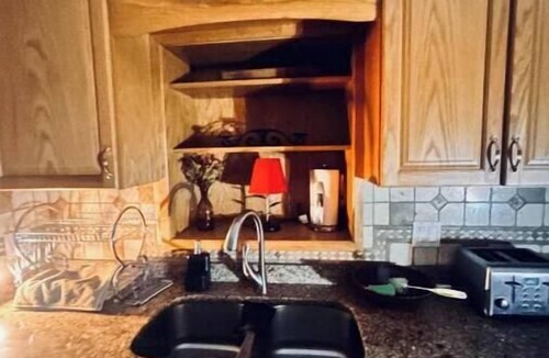 Fort King District House | House on the Hill – Quiet Ocala Retreat with Private Room & Bath