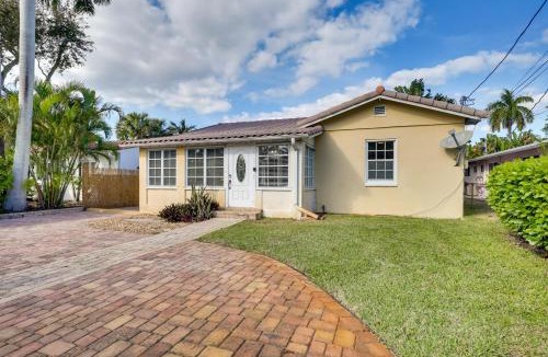 Harbordale House | House w/Shared Pool Access: 4 Mi to Beaches!