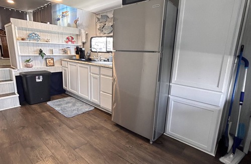 Venice Boat Rental | Houseboat in Venice Marina