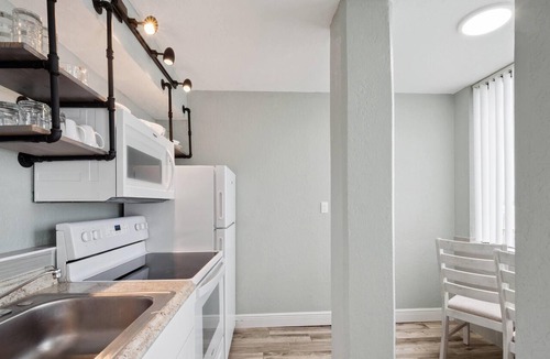 South Peninsula Historic District Apartment | Howard Johnson by Wyndham Oceanfront Daytona Beach