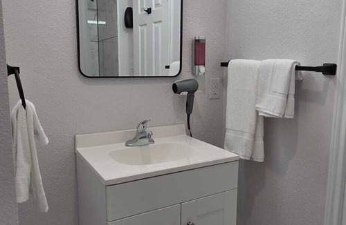 Hillsboro Hotel | Howard Johnson by Wyndham Hillsboro TX
