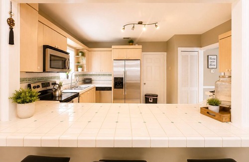 Miami Shores House | Huge Pool Home, fit up to 14ppl, close to the beach. Central location