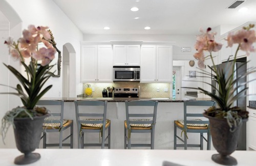 Sugarwood Beach House | Hummingbird Cottage - Sugarwood Beach Home With Carriage House And 3 Bicycles