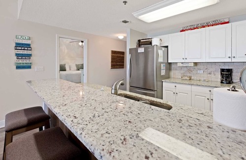 Fort Walton Beach - Destin Condo | Hurry Wont Last, Leeward Key 605, Beach service, 2 King Beds, Florida Living at its finest
