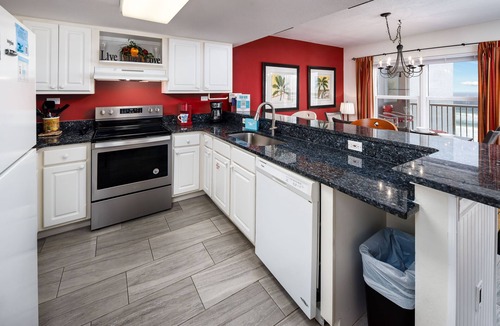 Fort Walton Beach Condo | IBR 7004: Feel the Sand Between Your Toes! Lavish retreat location!