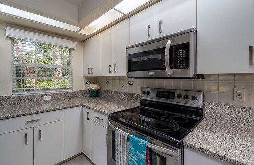 Plantation Condo | IDEAL LOCATION-Minutes to Wellen Park, Beaches, CoolToday Park, Downtown Venice!