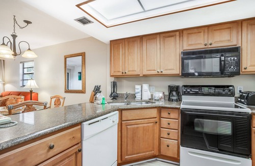Park Shore Condo | Ideal Naples Getaway W/Shared Pool, Tennis Courts, & Central AC