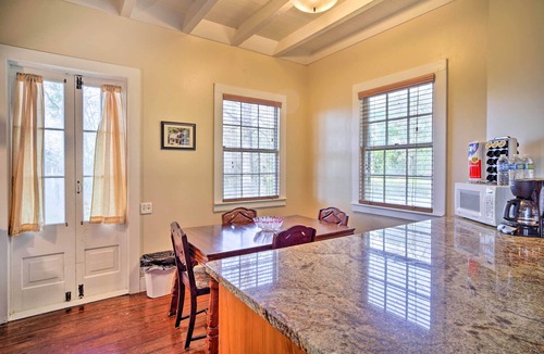 Houma Cottage | Idyllic Houma Vacation Rental on Shared Pond!