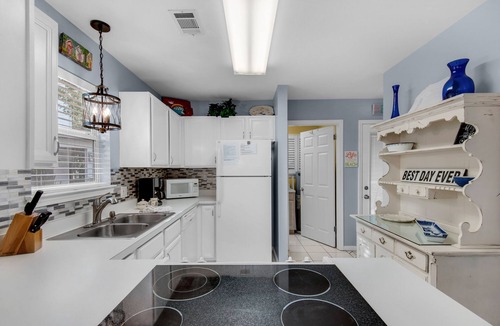 Clipper Cove House | Immaculate & Adorable Beach Cottage! Steps to Community Pool & Beach! Gameroom/Mancave