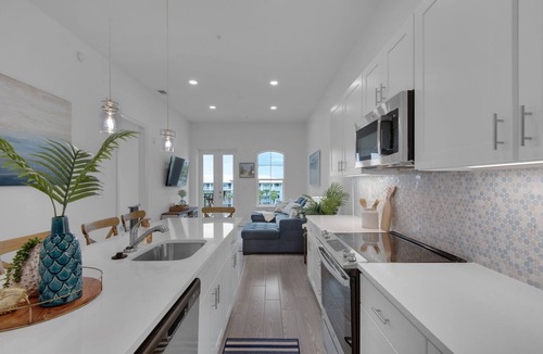 Gulf Place Condo | Immaculate Condo at Gulf Place Residences