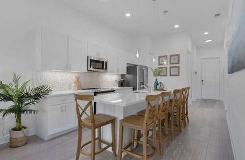 Gulf Place Condo | Immaculate Condo at Gulf Place Residences