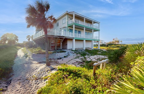 Marineland Acres House | Immaculate oceanfront house with pool, fitness room & deck - dog-friendly