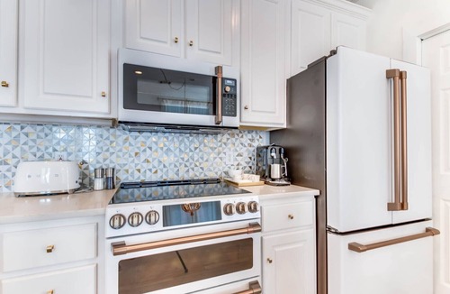 Seaside House | In Seaside – Nearby Pool & Beach – Emma Lou