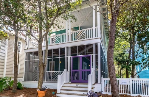 Seaside House | In Seaside – Nearby Pool & Beach – Emma Lou
