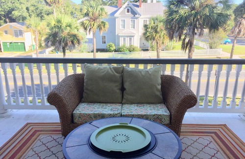 Historic Downtown Apalachicola House | In The Heart Of Apalachicola~Walk Everywhere~Green Envy Suite~Majestic Jewel Inn