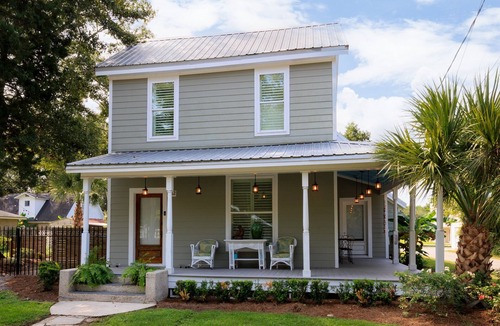 Biloxi House | In the heart of Ocean Springs. Easily WALK to downtown! The Porter House