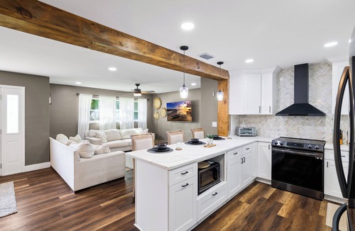 St. Petersburg House | Inground Pool w/Game Room - Fully Renovated Modern Farmhouse