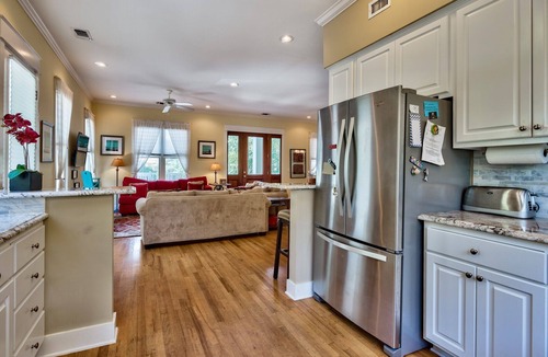 Sunnyside House | "Inn High Cotton" 3 min walk to the beach, updated home in Carillon Beach!