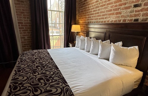 French Quarter Hotel | Inn on St. Peter