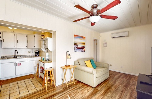Laguna Beach House | Inviting duplex with a furnished deck - only half a block from the beach